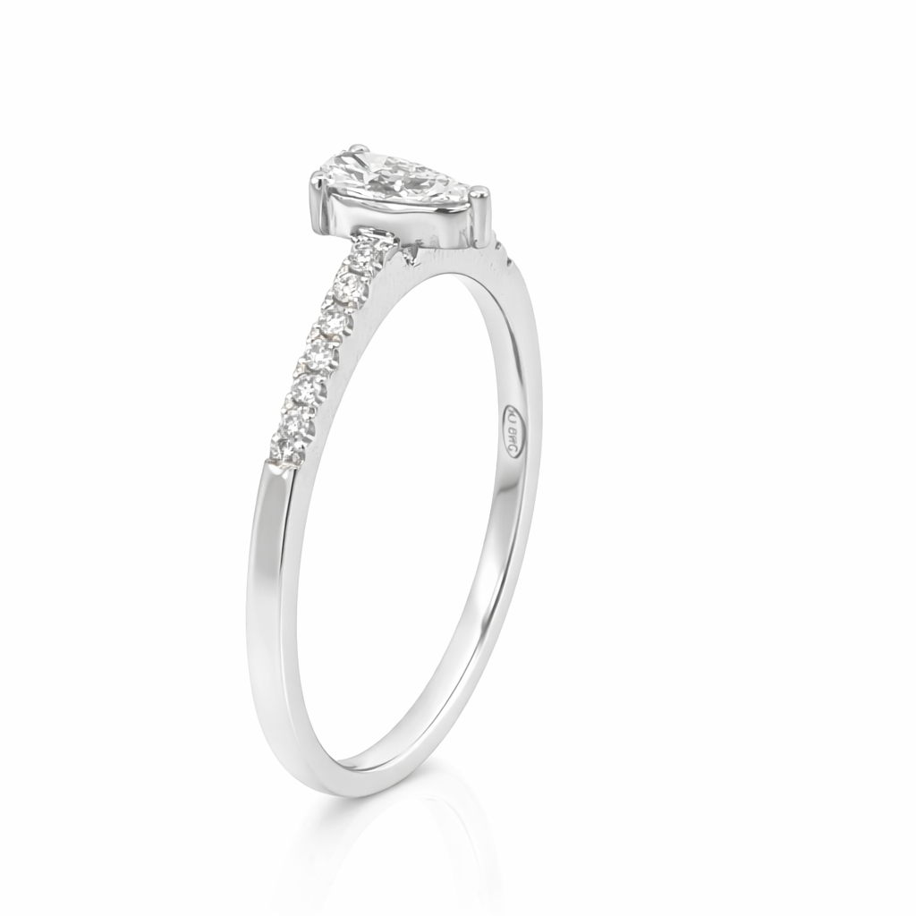 18ct Gold Pear-Cut Diamond Ring