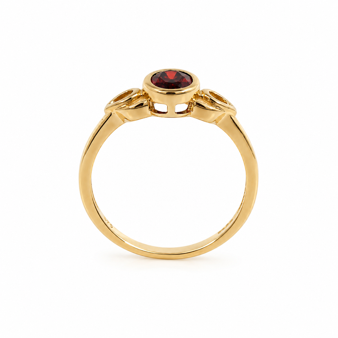 Vintage-Style 9ct Gold Garnet Ring
