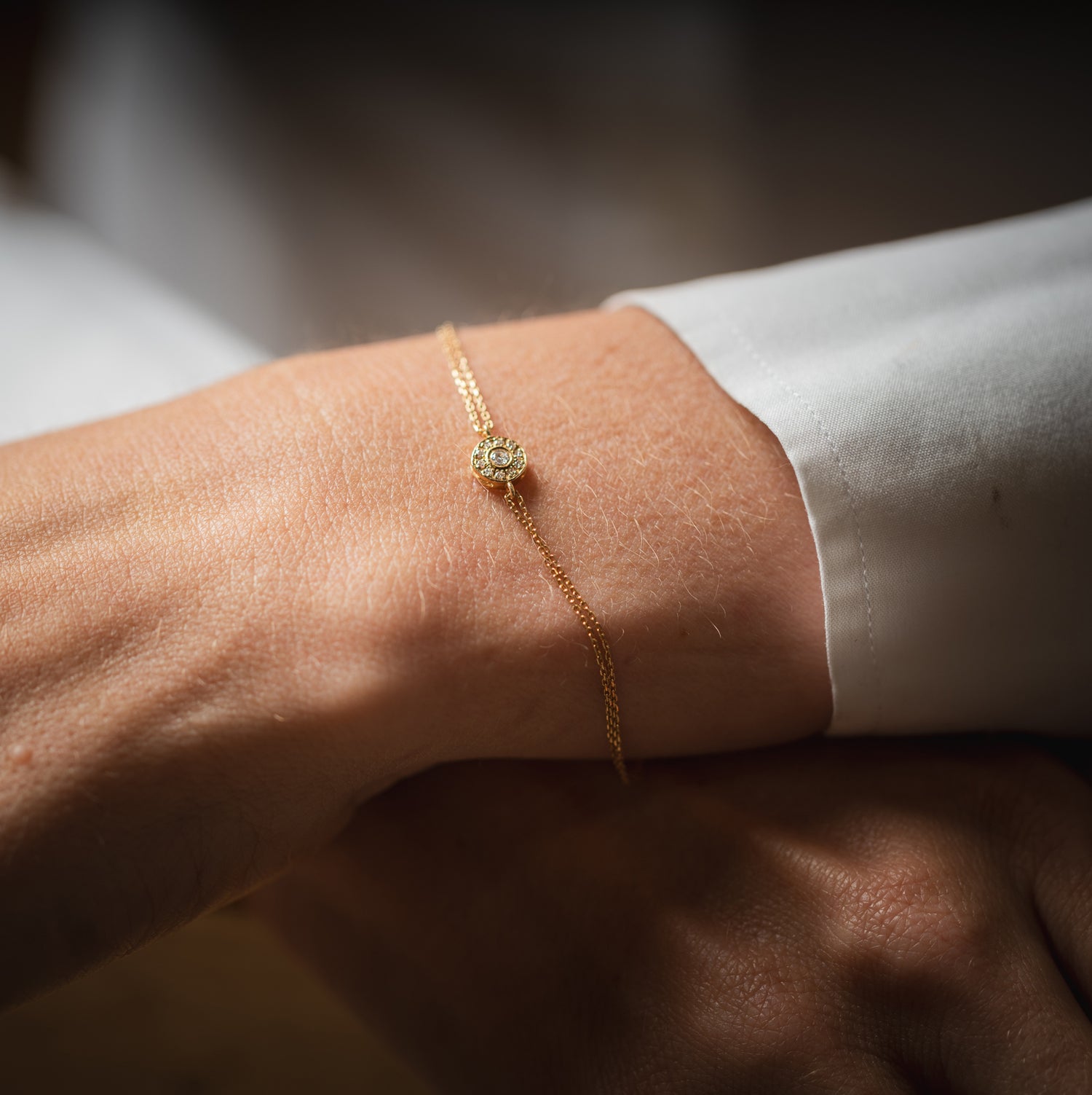 Chain Bracelet Round Diamond in Yellow Gold Bezel Setting - Robert Anthony Jewellers, Edinburgh