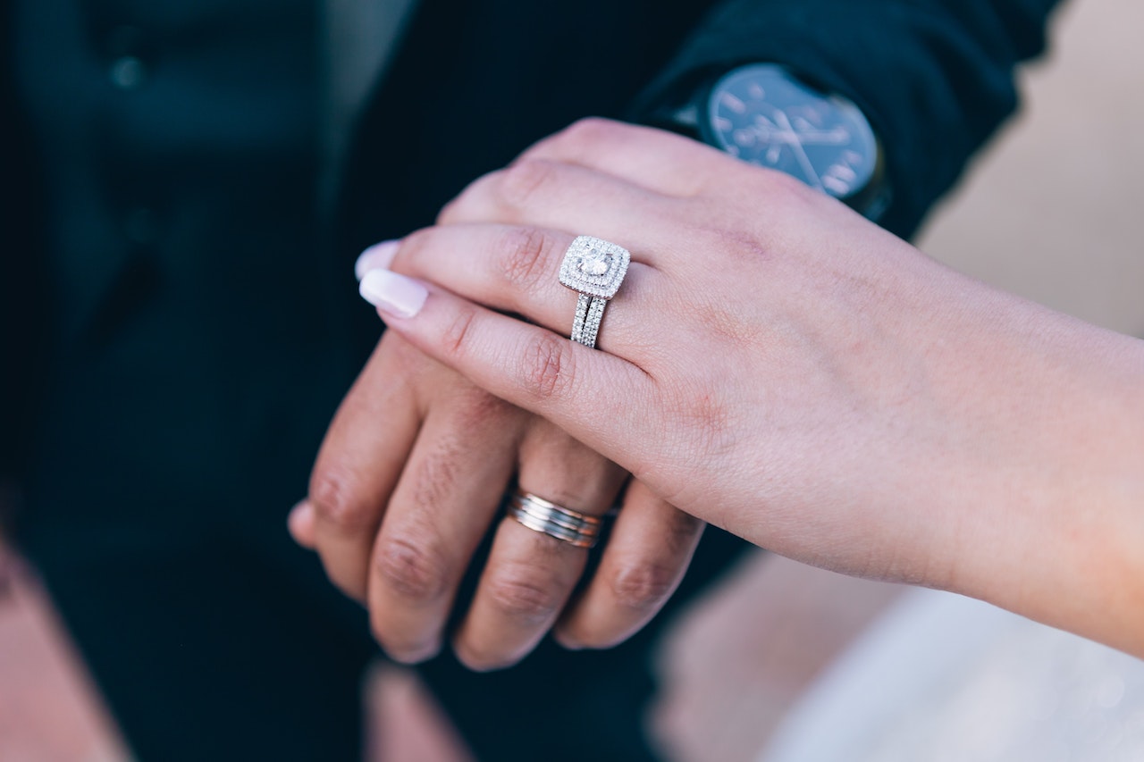 Engagement_ring_photo - Robert Anthony Jewellers, Edinburgh