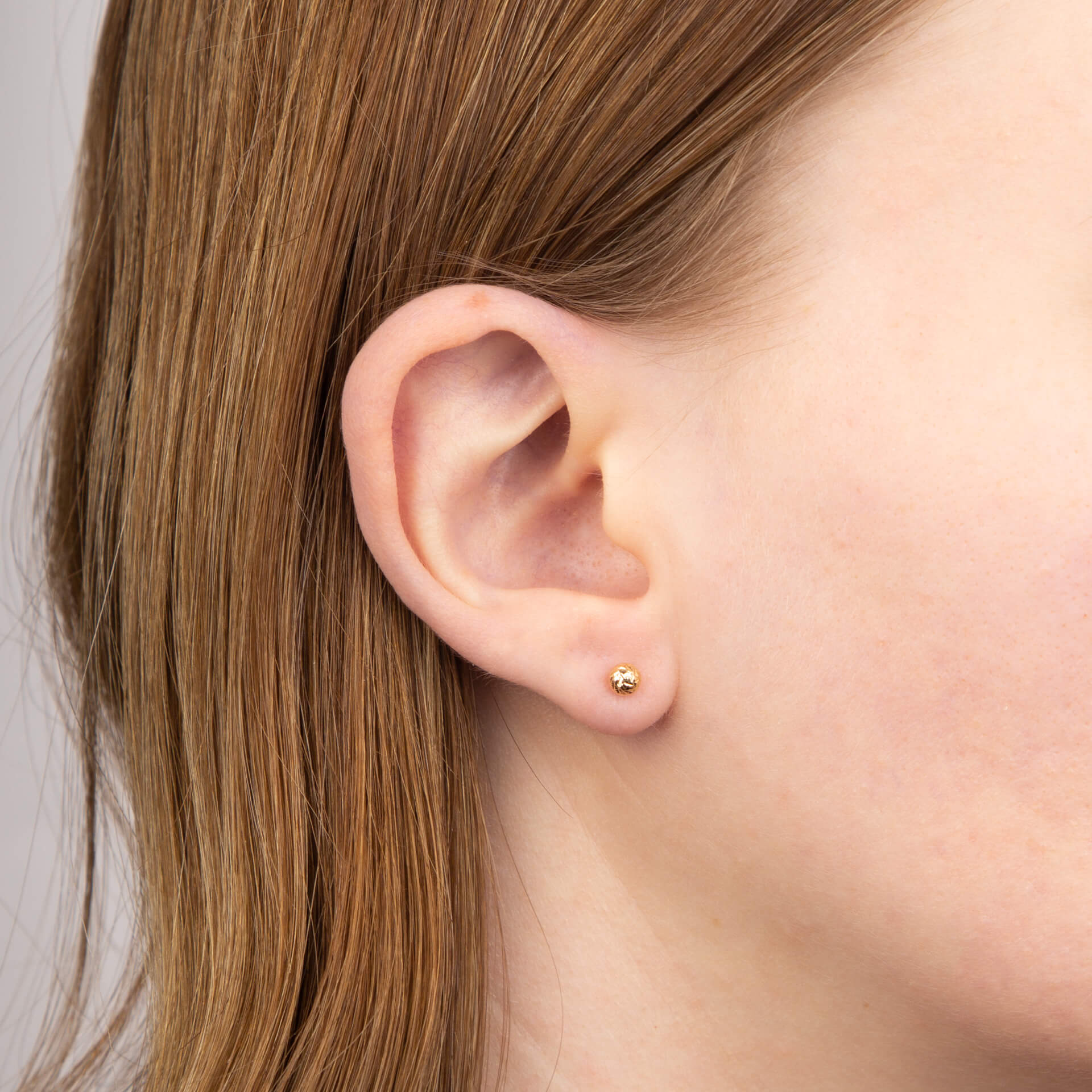 Small Textured Ball Stud Earrings in 9ct Yellow Gold - Robert Anthony Jewellers, Edinburgh