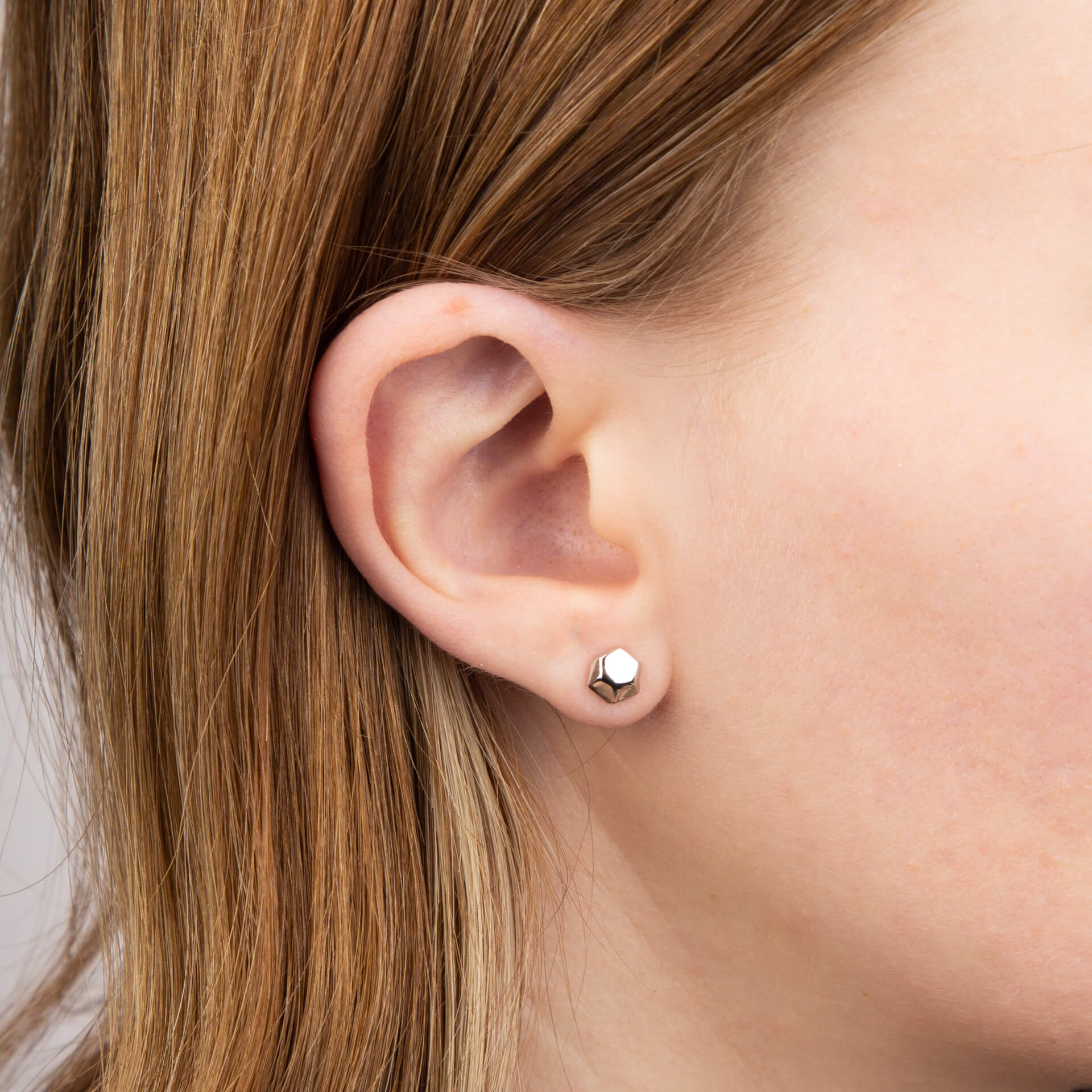 Hexagon Stud Earrings in 9ct White Gold - Robert Anthony Jewellers, Edinburgh