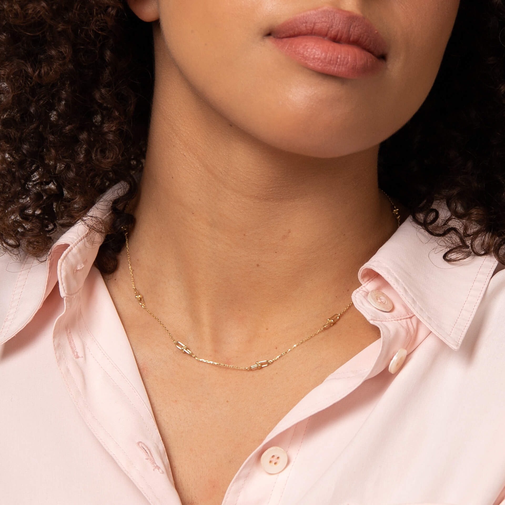 U Shape Link Station Necklace in 9ct Yellow Gold - Robert Anthony Jewellers, Edinburgh