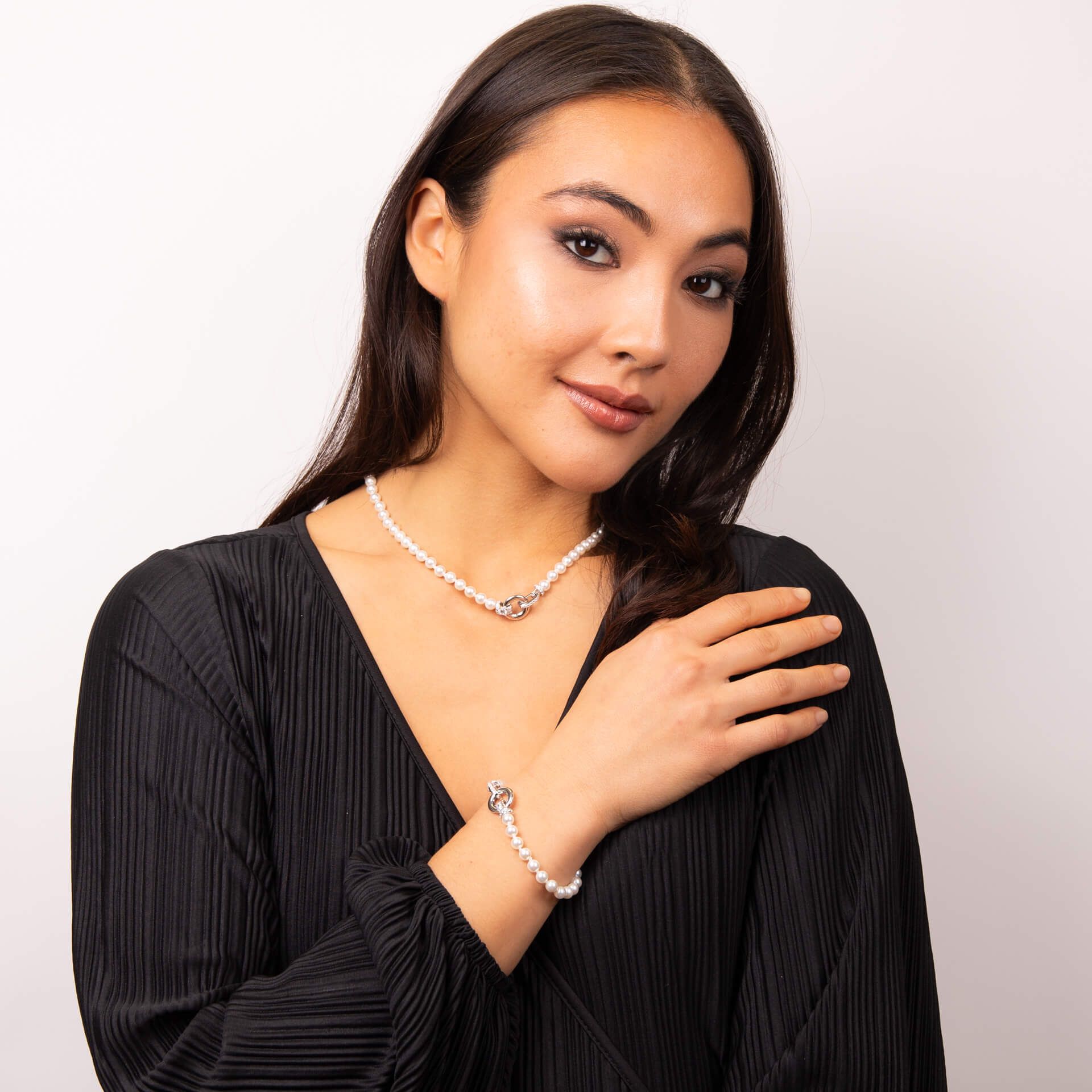 Shell Pearl Bracelet with Zirconia Feature Clasp