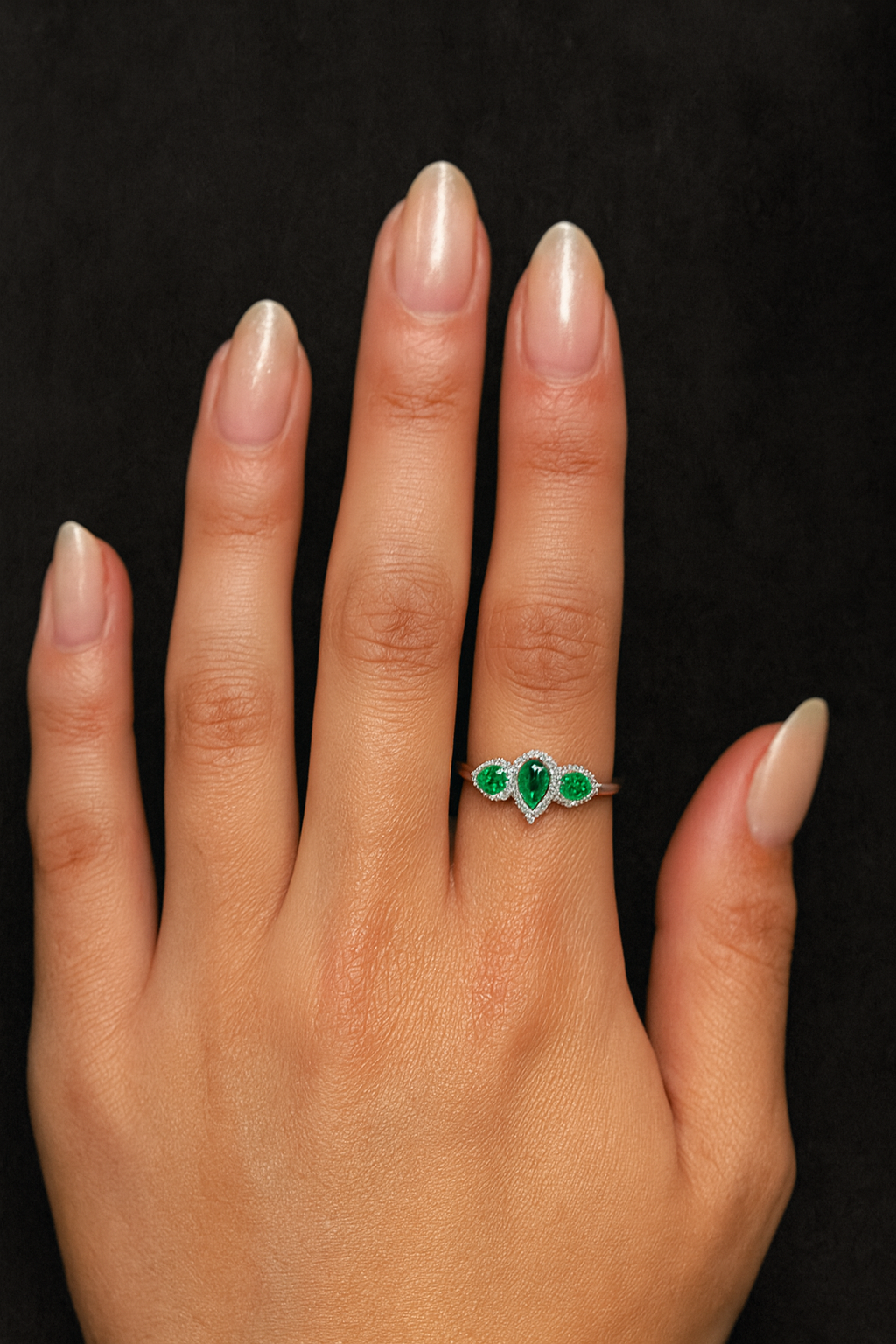 18ct White Gold Emerald & Diamond Cluster Ring