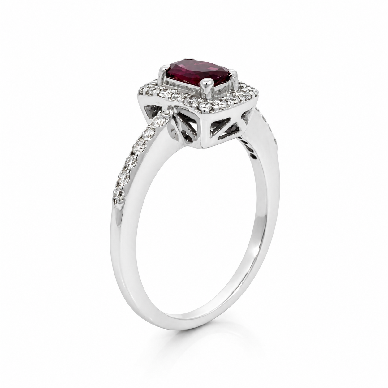 18ct Garnet &amp; Diamond Ring