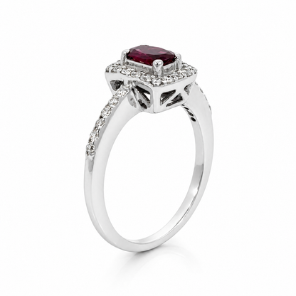 18ct Garnet &amp; Diamond Ring