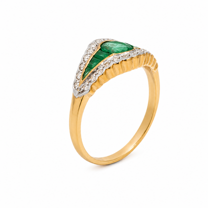 9ct Gold Emerald &amp; Diamond Vintage Style Ring
