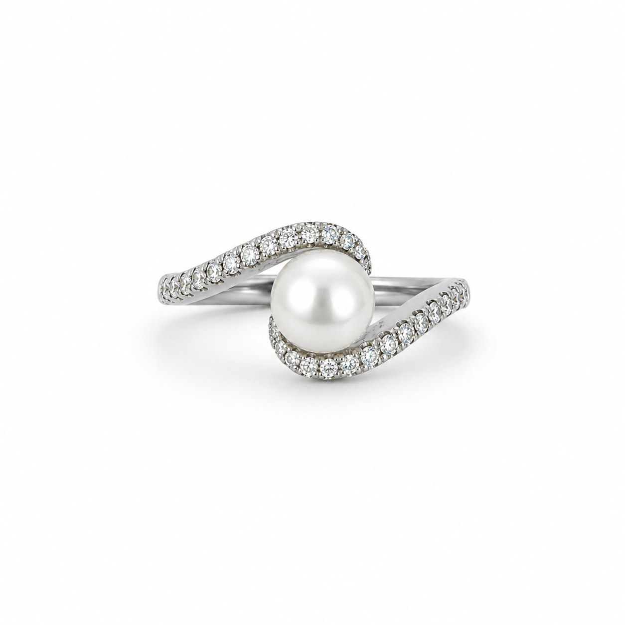 18ct Pearl &amp; 0.20ct Diamond Ring