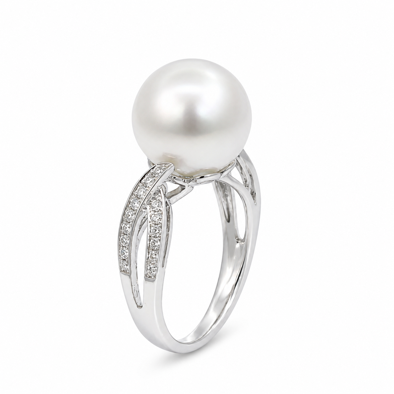 18ct Diamond &amp; Pearl Ring