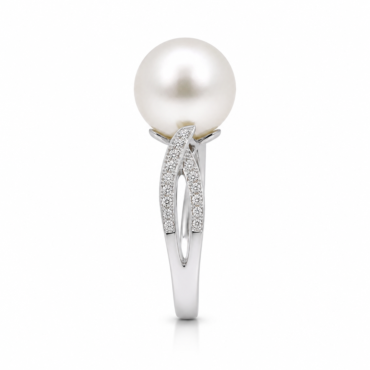 18ct Diamond &amp; Pearl Ring