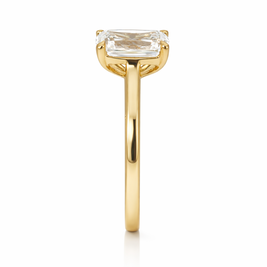 Lab-Grown Criss-Cut Emerald Diamond Ring in 18ct Yellow Gold