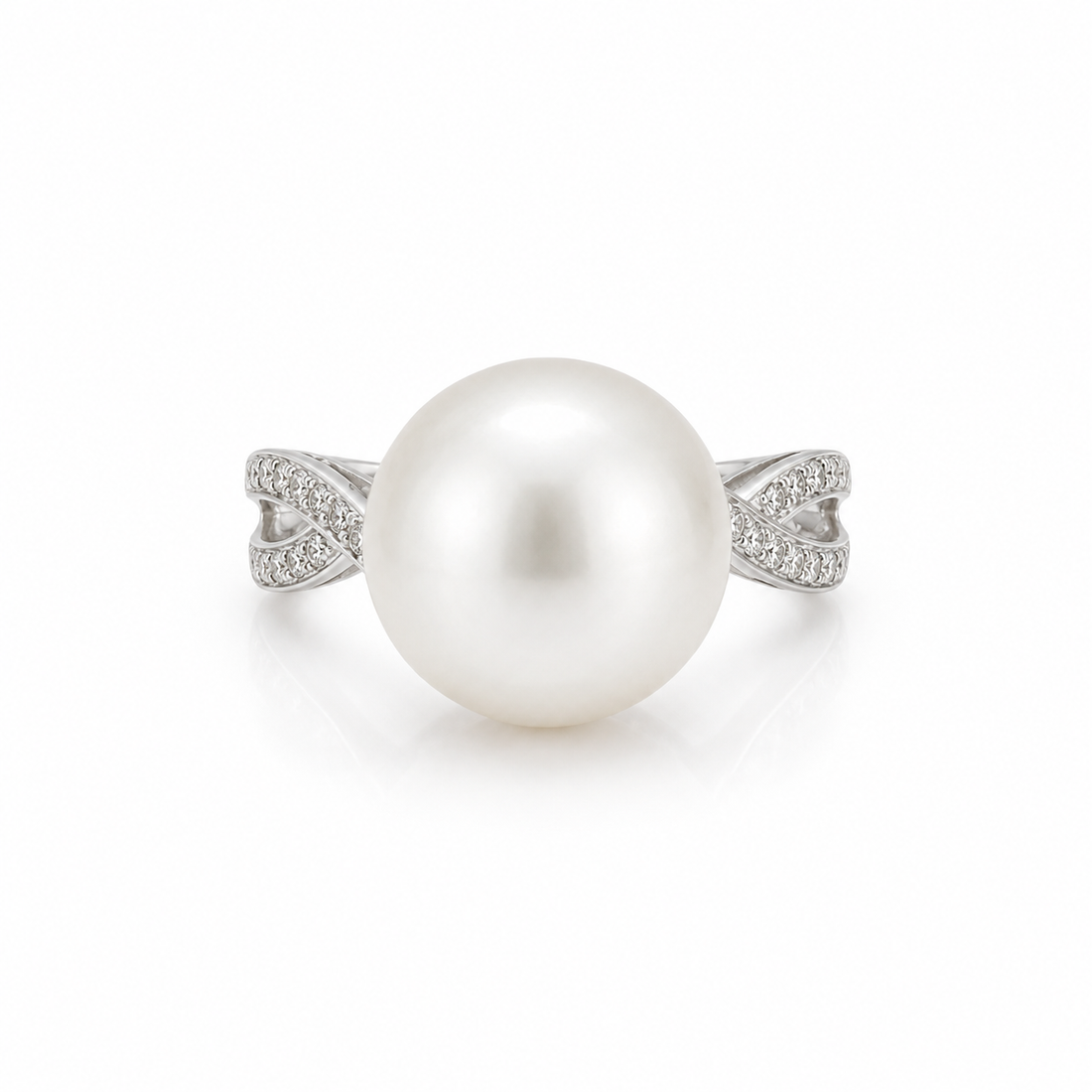 18ct Diamond &amp; Pearl Ring