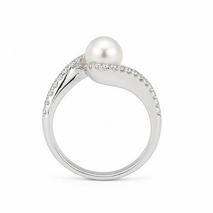 18ct Pearl &amp; 0.20ct Diamond Ring