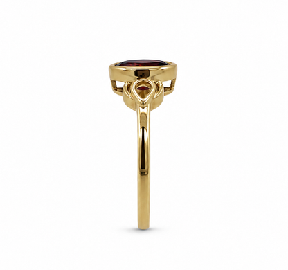 Vintage-Style 9ct Gold Garnet Ring