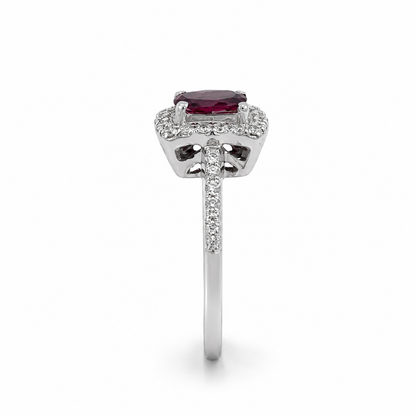 18ct Garnet &amp; Diamond Ring