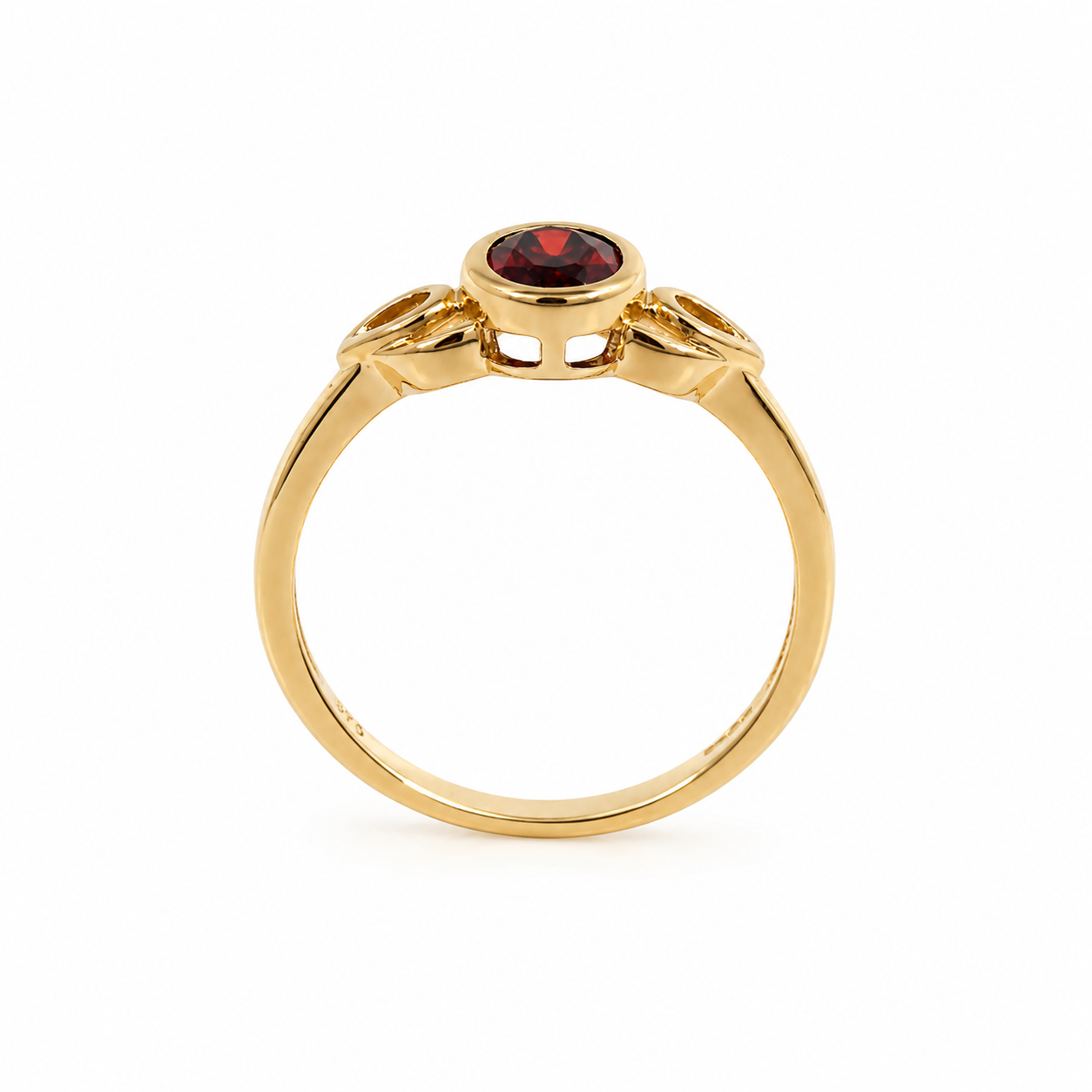 Vintage-Style 9ct Gold Garnet Ring