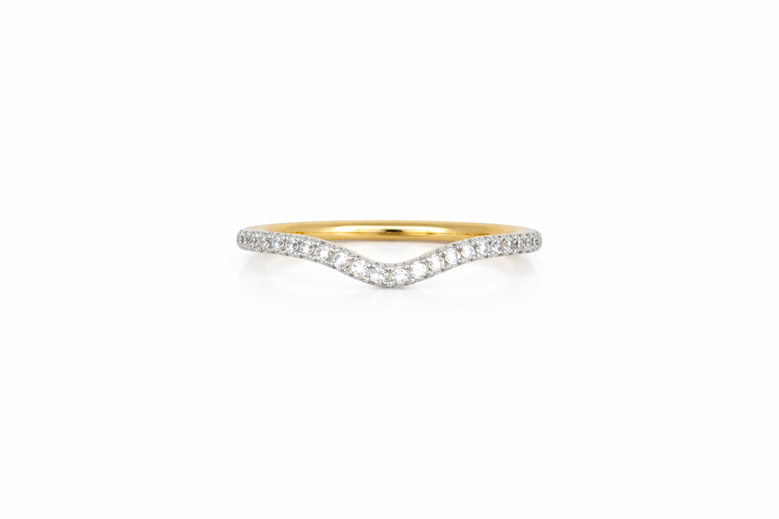 18ct Yellow & White Gold Diamond Shaped Ring