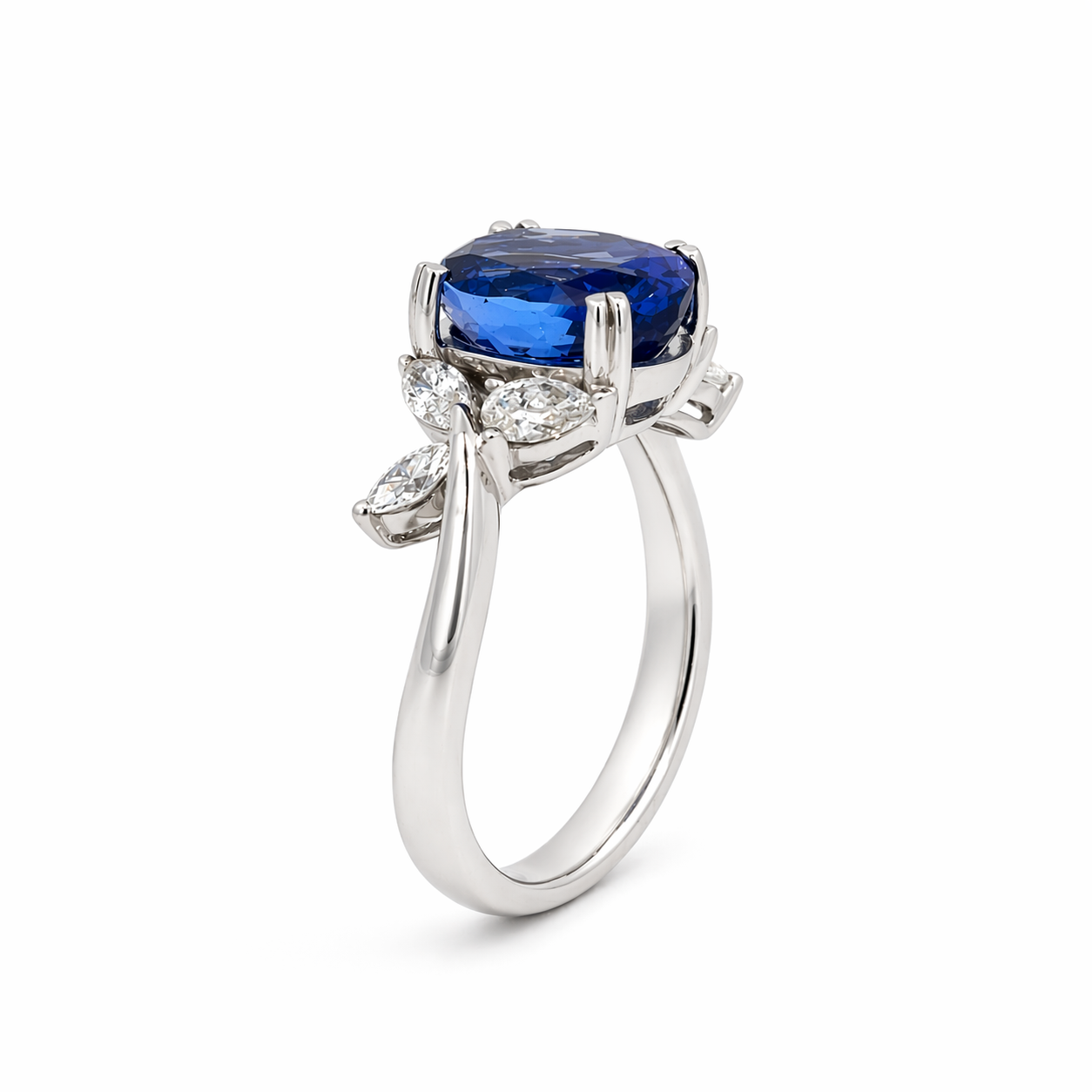 18ct Tanzanite &amp; Diamond Ring