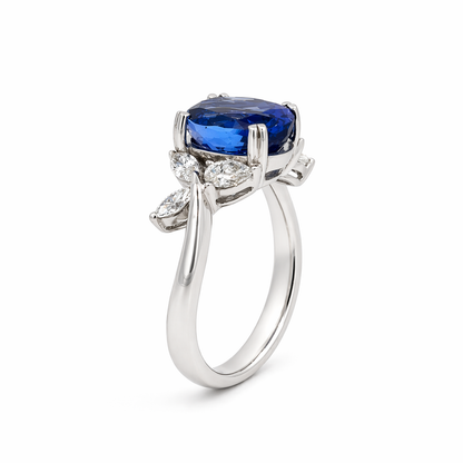 18ct Tanzanite &amp; Diamond Ring