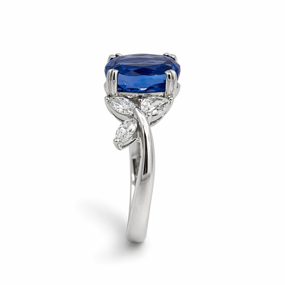 18ct Tanzanite &amp; Diamond Ring