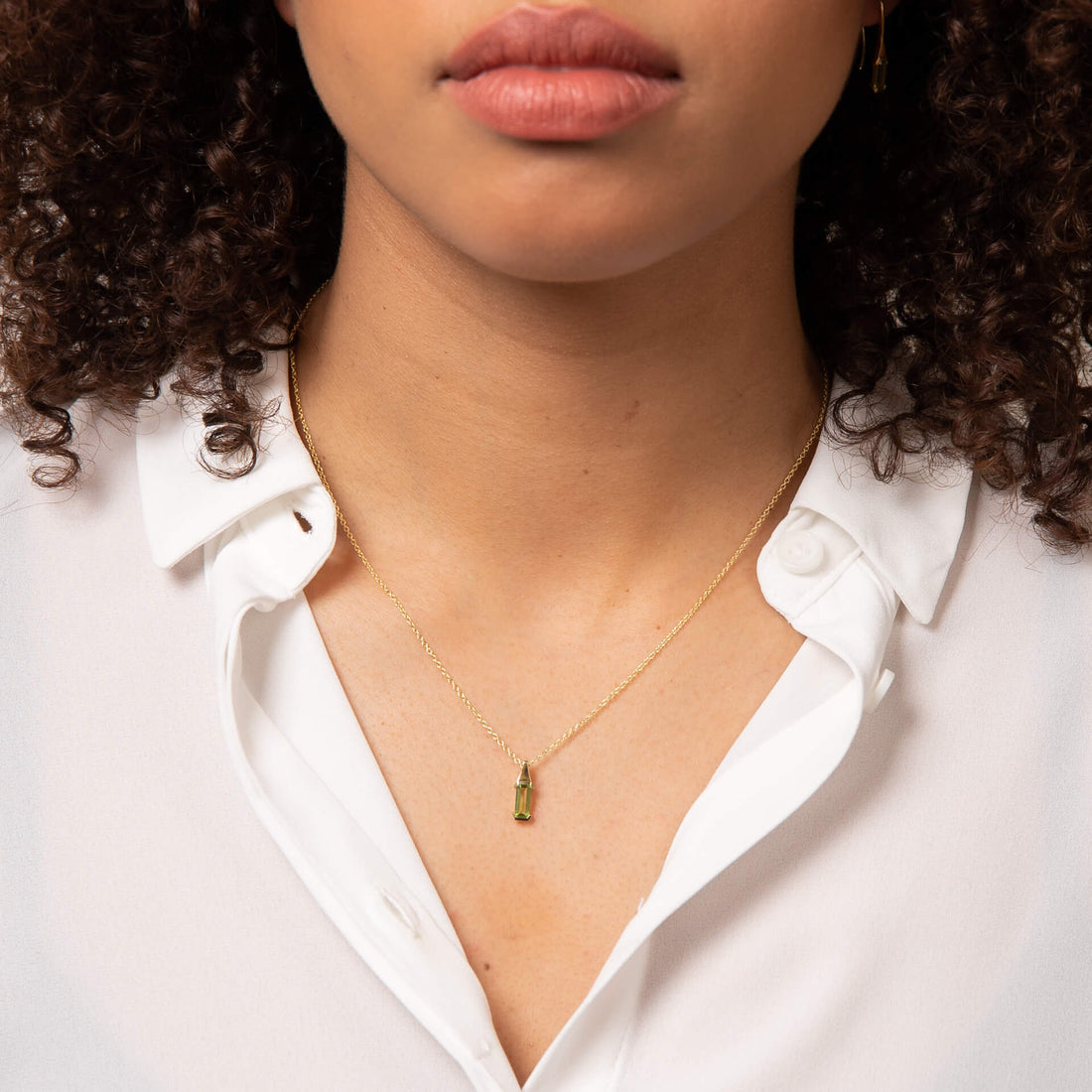 Elongated Green Peridot Pendant in 9ct Yellow Gold - Robert Anthony Jewellers, Edinburgh