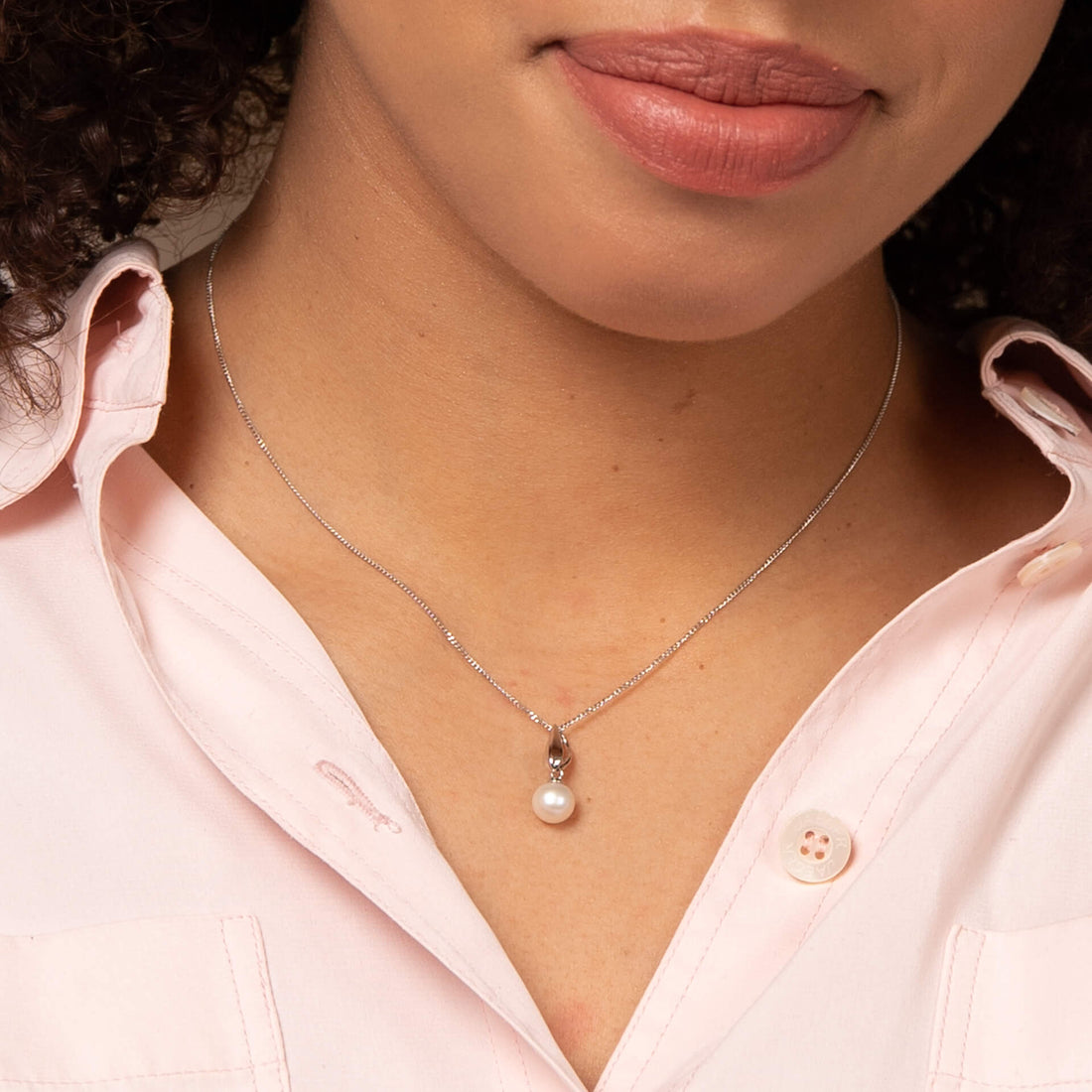 Knife Edge Bale Pearl Pendant in 9ct White Gold - Robert Anthony Jewellers, Edinburgh