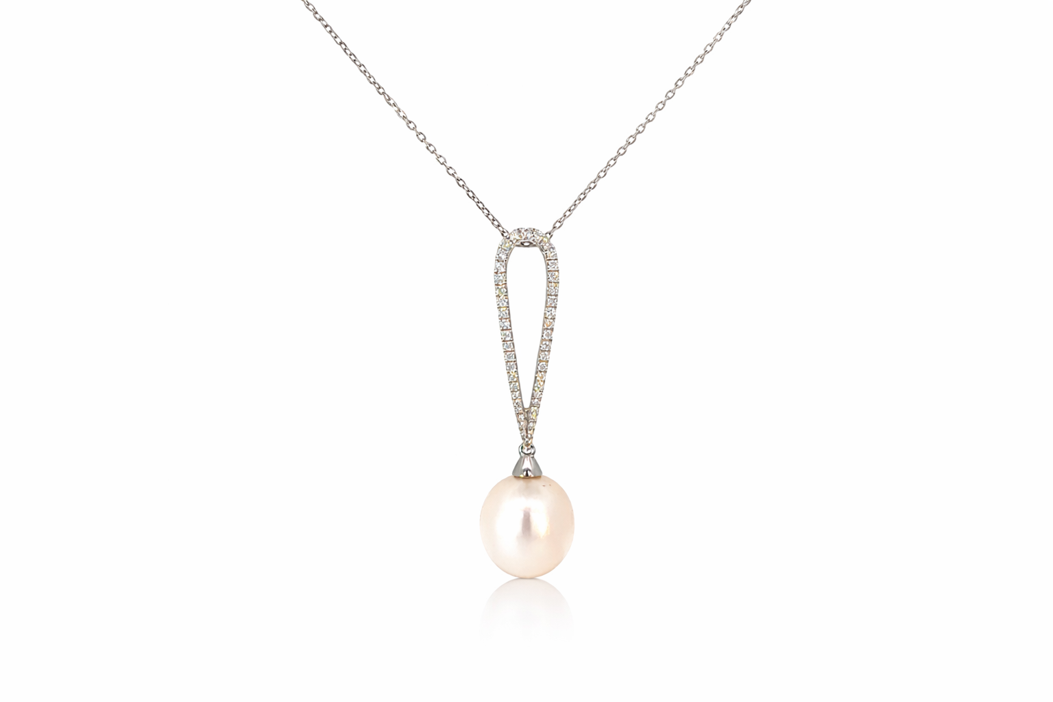 18ct White Gold Diamond &amp; Pearl Pendant Necklace
